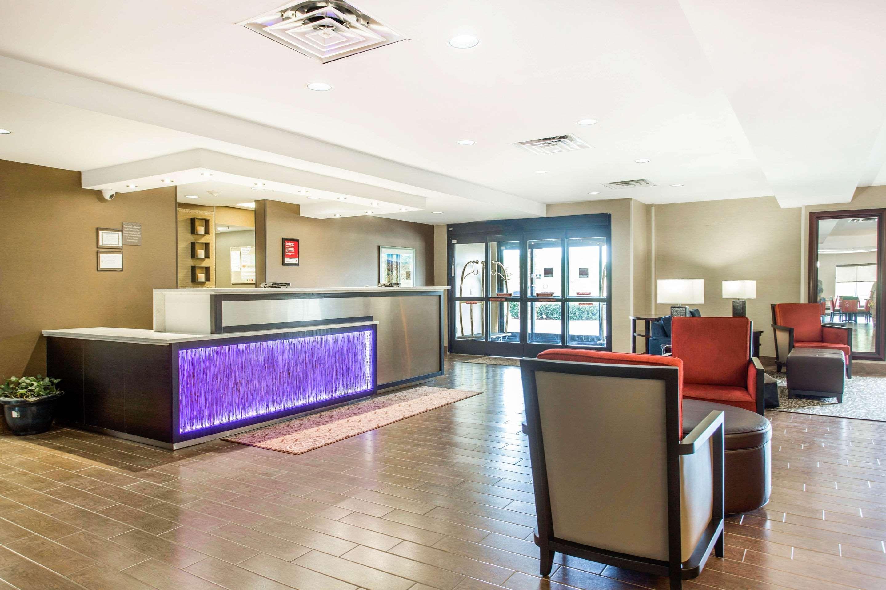 Comfort Suites Clinton Near Presbyterian College Exteriér fotografie