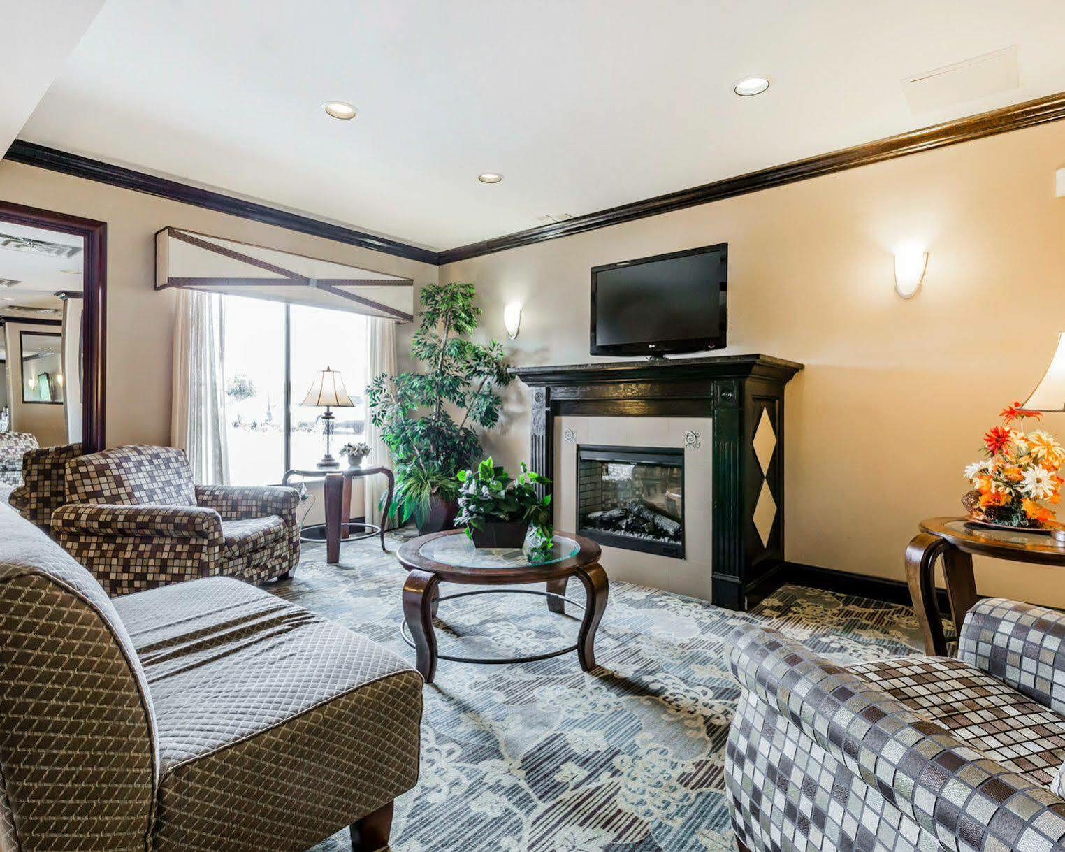 Comfort Suites Clinton Near Presbyterian College Exteriér fotografie