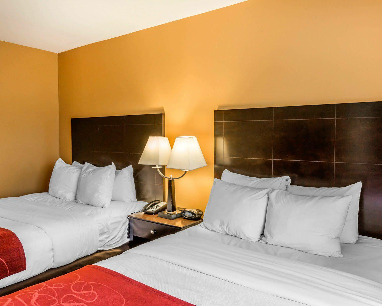 Comfort Suites Clinton Near Presbyterian College Exteriér fotografie