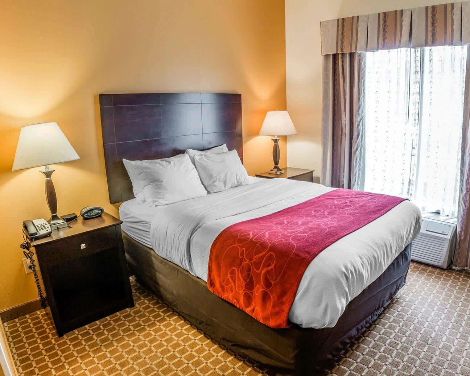 Comfort Suites Clinton Near Presbyterian College Exteriér fotografie